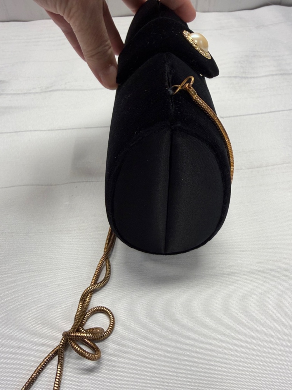 Bloomingdale’s Vintage Black Velvet Elegant Luxury Evening Clutch Purse - Picture 4 of 9